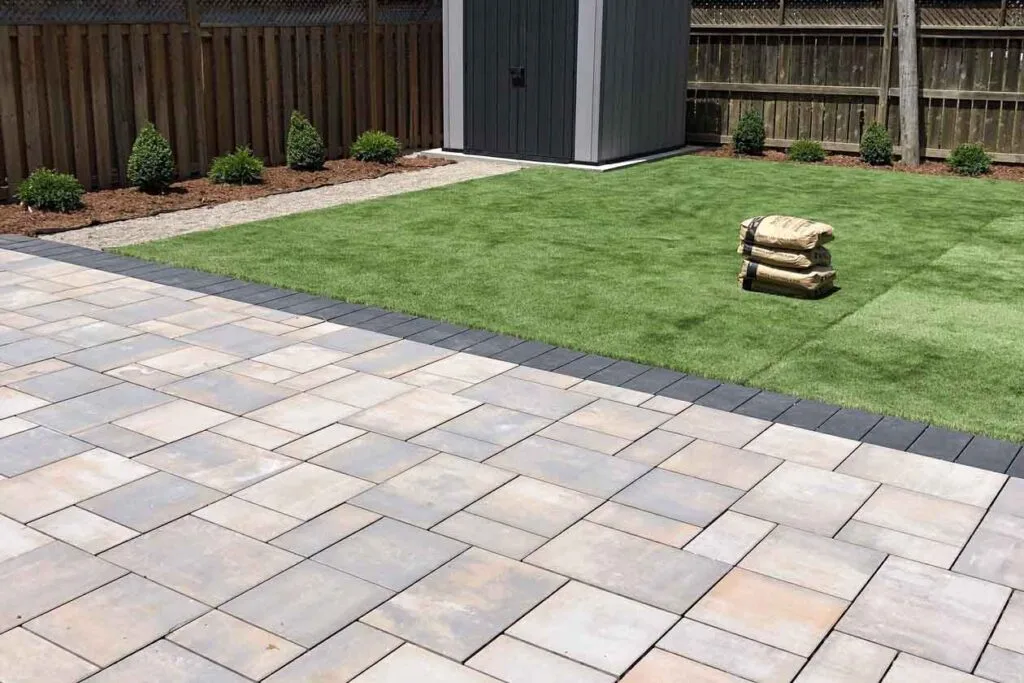 installer-of-interlocking-stone