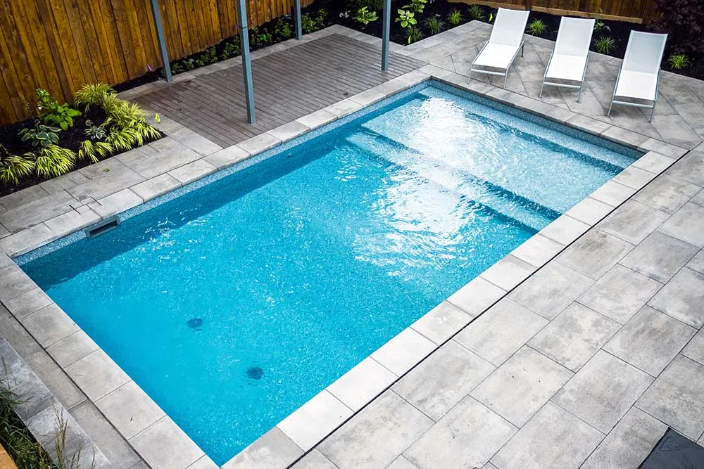 interlocking-walkways-pool